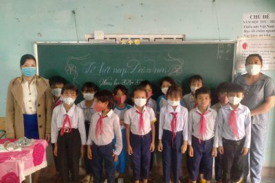 Liên đội đã tổ chức lễ kết nạp đội viên cho các em học sinh lớp 3 năm học 2021-2022